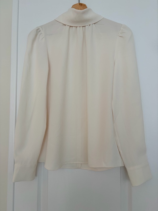 Babaton Tops - Aritzia Babaton Madison Blouse